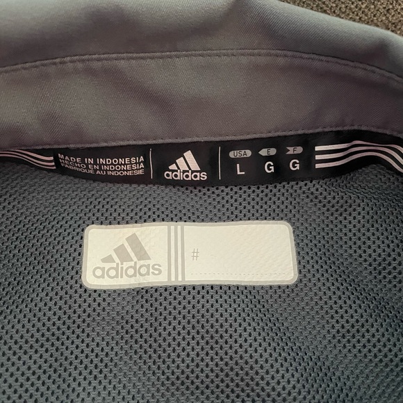 Men’s Adidas short-sleeved button down. Gray, size L. 100% polyester. - Picture 3 of 5